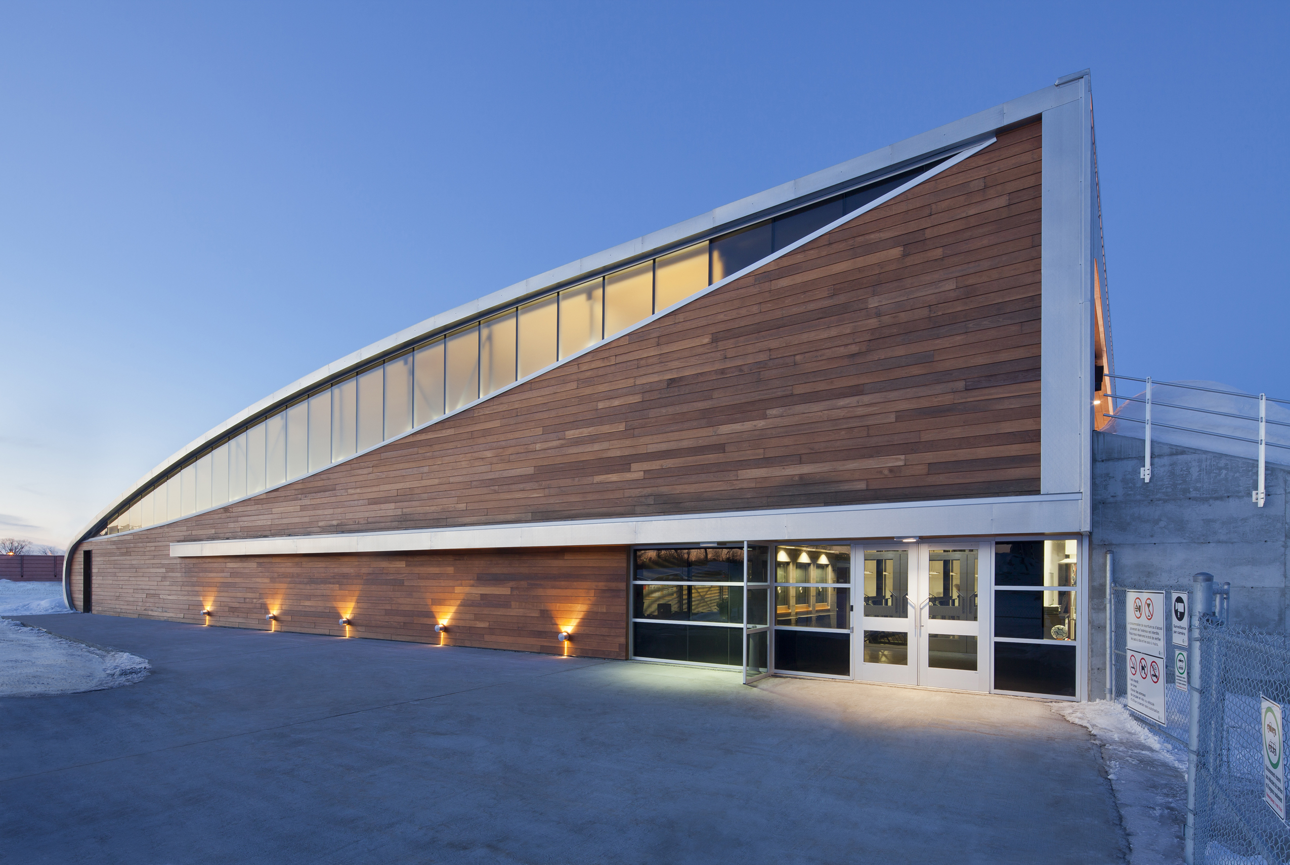 'Aréna et pavillon de services de l’Université du Québec à Chicoutimi (UQAC) Cecobois 