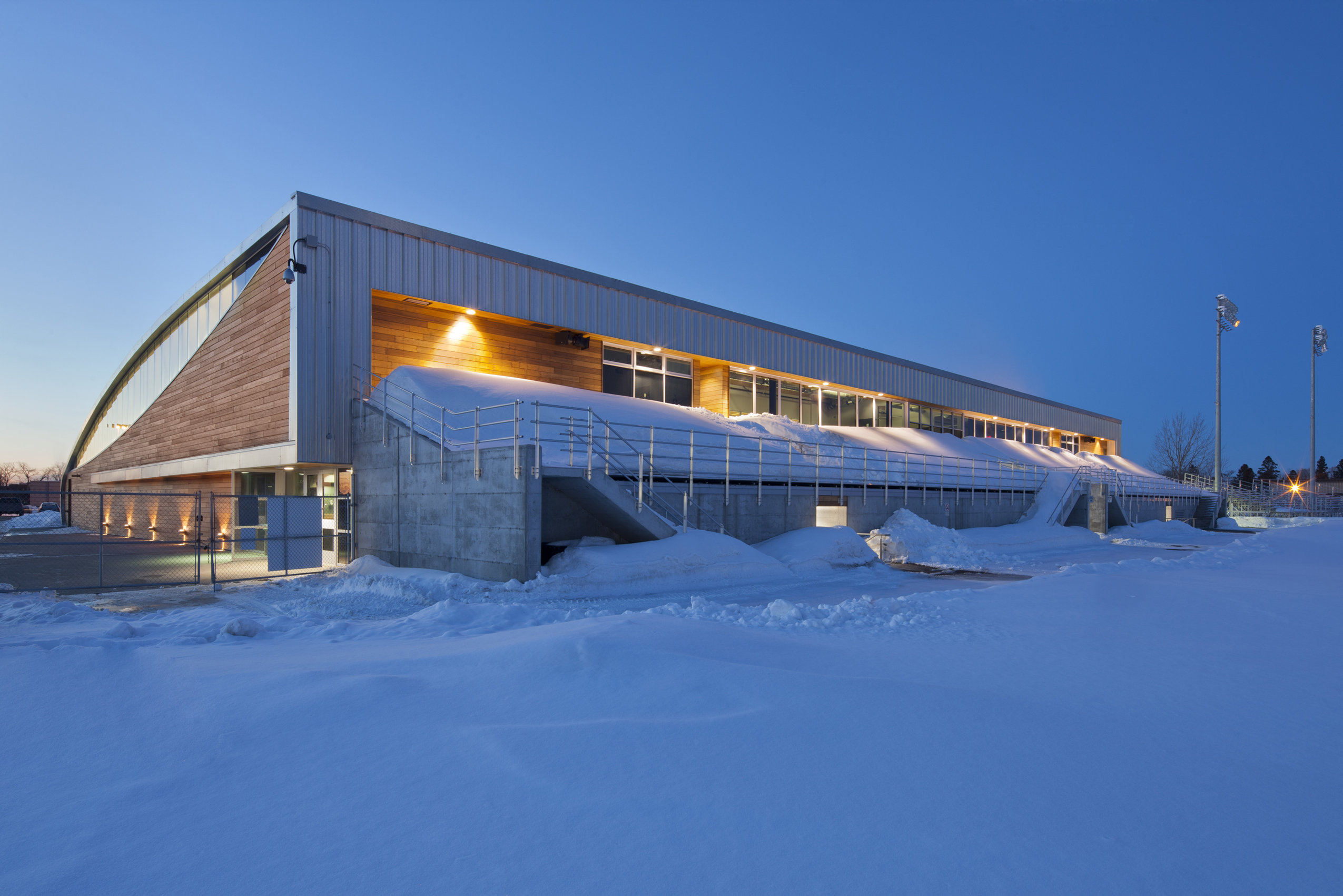 'Aréna et pavillon de services de l’Université du Québec à Chicoutimi (UQAC) Cecobois 