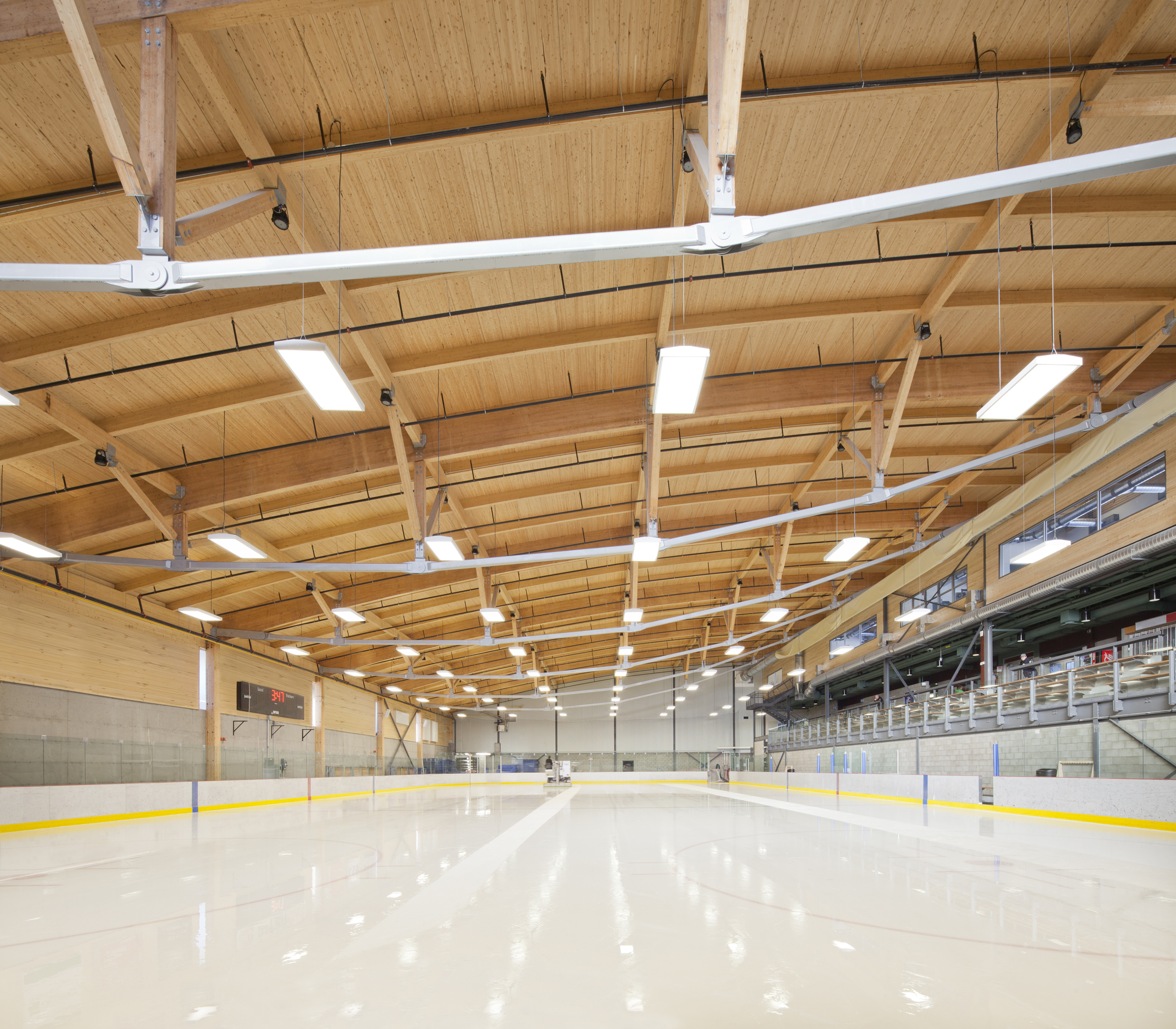 'Aréna et pavillon de services de l’Université du Québec à Chicoutimi (UQAC) Cecobois 