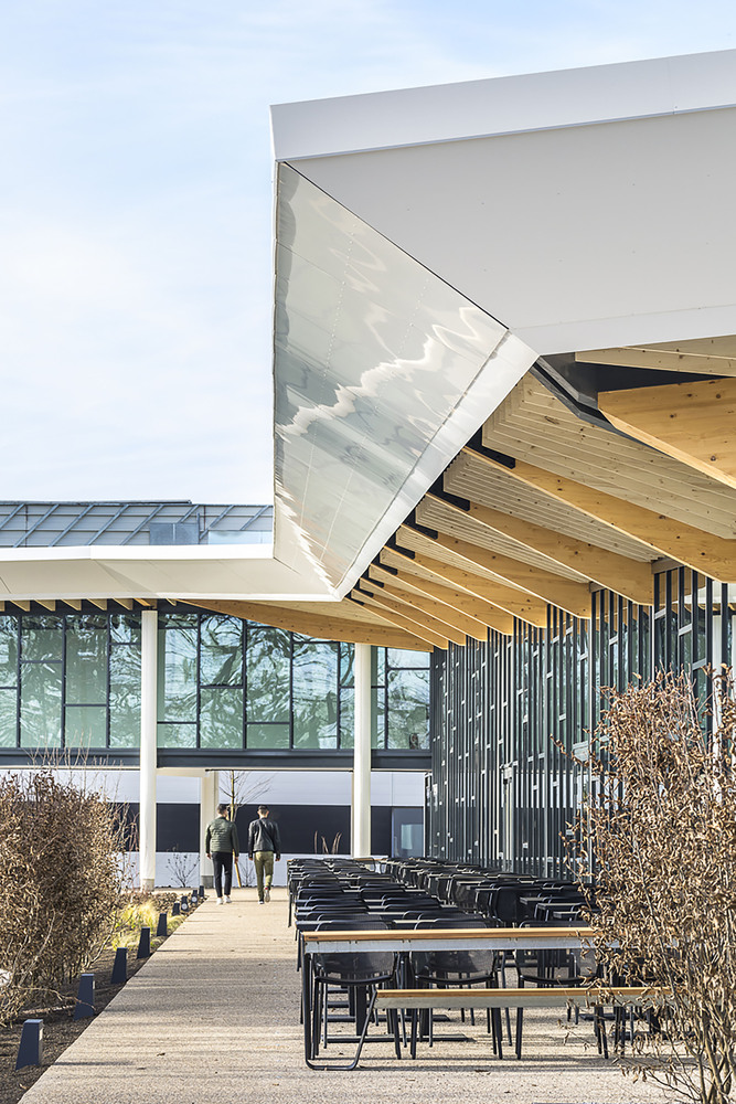 'Restaurant d’une usine de production Christian Dior Cecobois 
