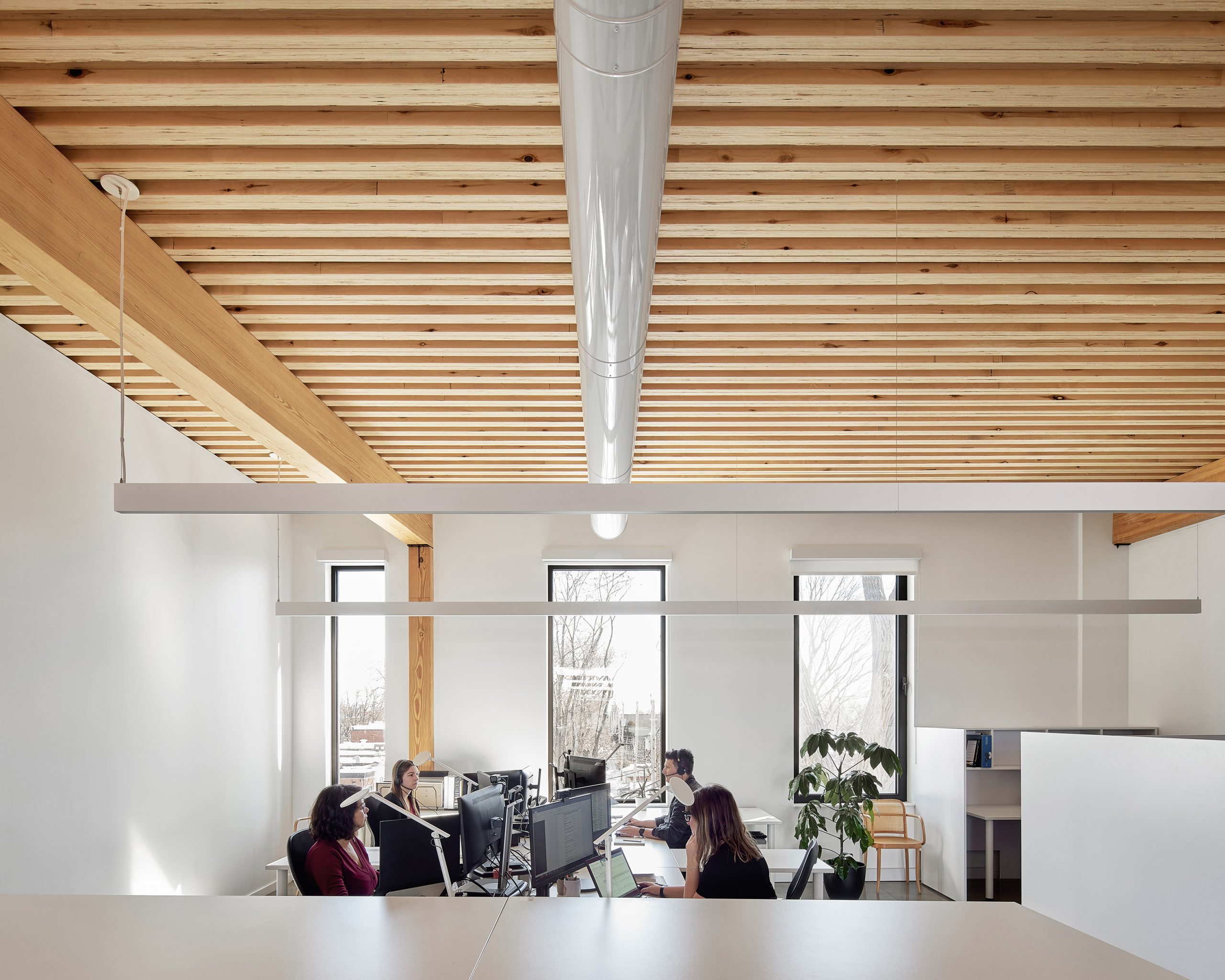 'Agrandissement des bureaux de Jodoin Lamarre Pratte architectes Cecobois 